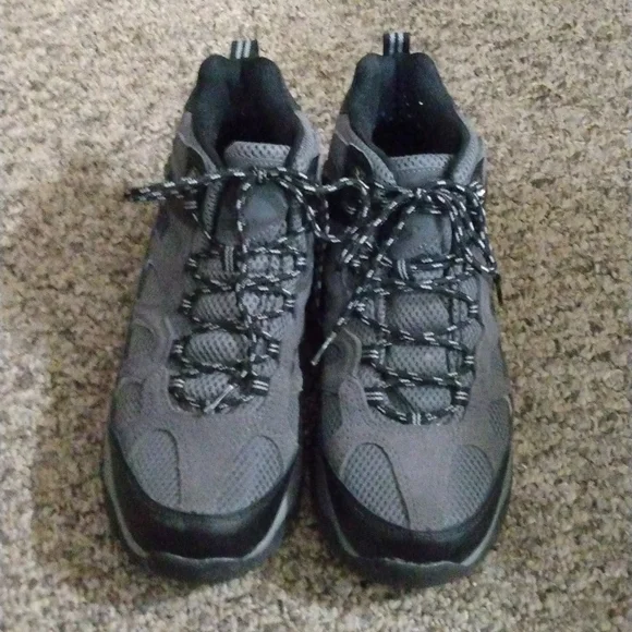 Khombu brand Men's Hiking Boots - Picture 2 of 8